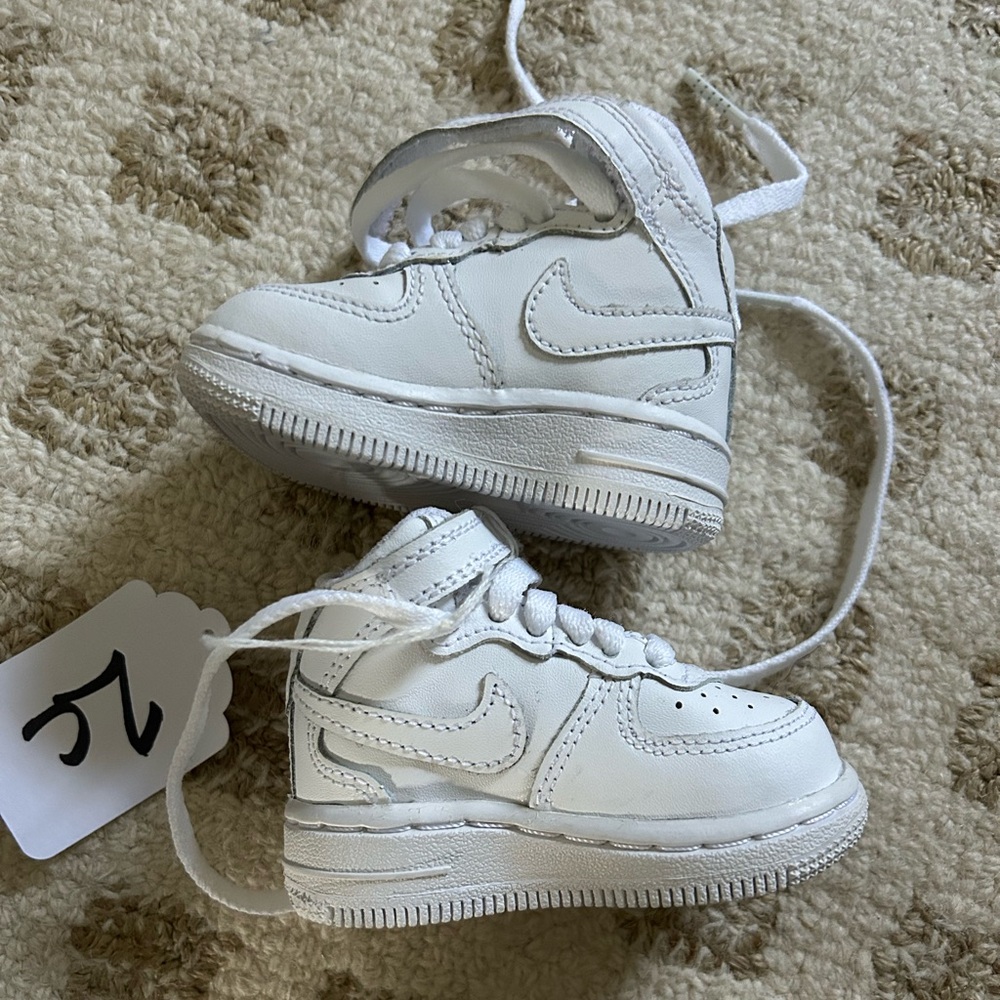 Baby Nike Force XXV - Size 2C